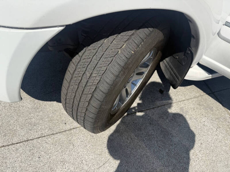 2006 Toyota Sequoia SR5