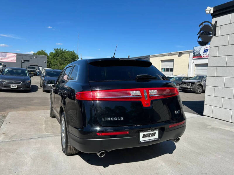 2018 Lincoln MKT Premiere