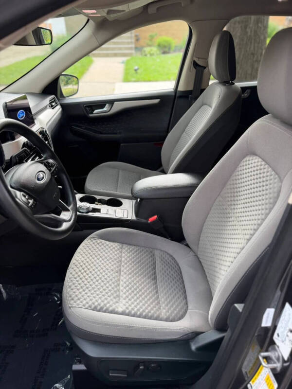 2020 Ford Escape SE