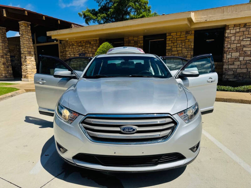 2018 Ford Taurus SEL