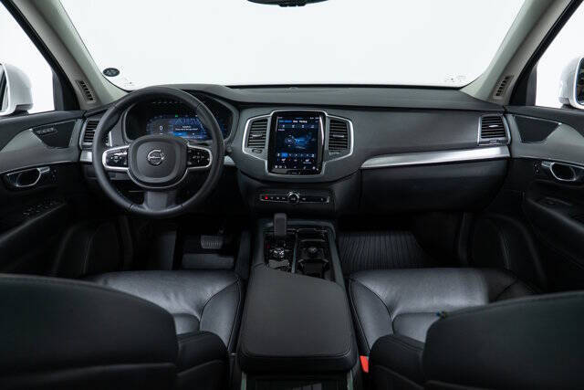 2023 Volvo XC90 B5 Core