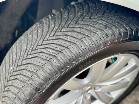 2017 Volvo XC90 T6 Momentum