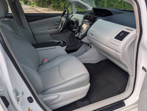2012 Toyota Prius v Five