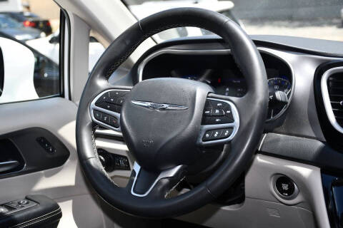 2022 Chrysler Pacifica Touring L