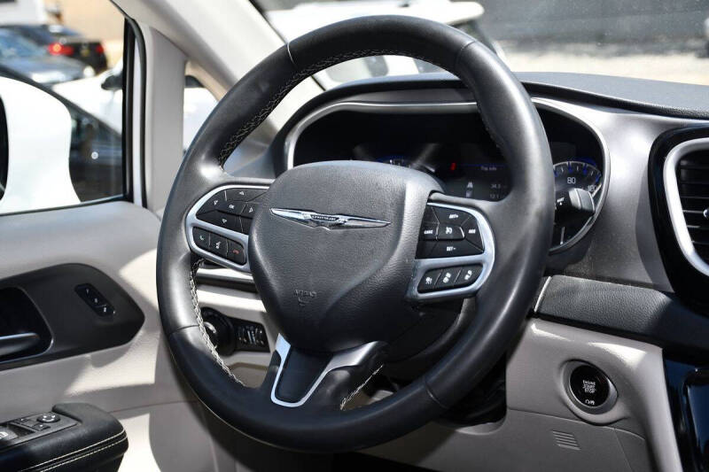 2022 Chrysler Pacifica Touring L
