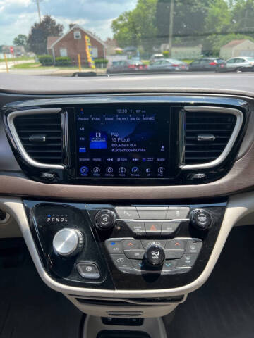 2017 Chrysler Pacifica Touring