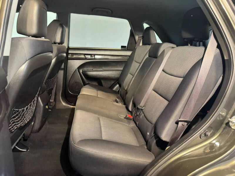 2011 Kia Sorento LX
