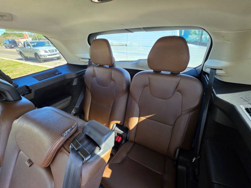 2019 Volvo XC90 T6 Momentum