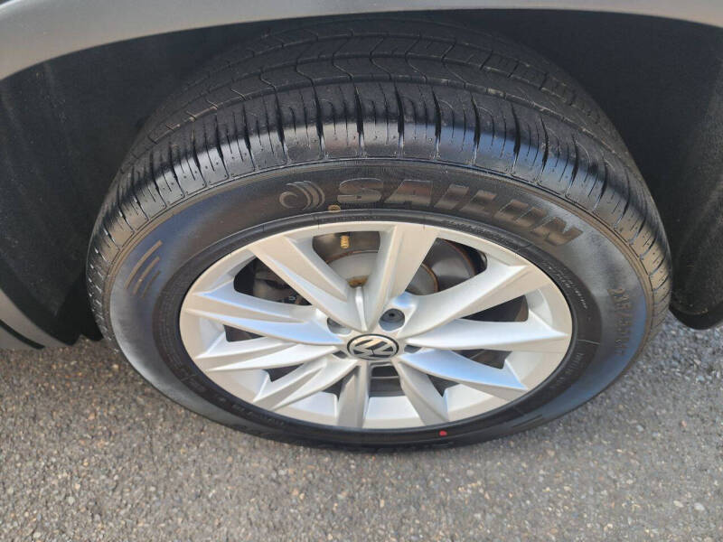 2015 Volkswagen Tiguan SE