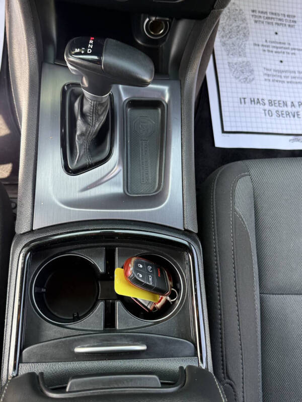 2017 Dodge Charger SXT