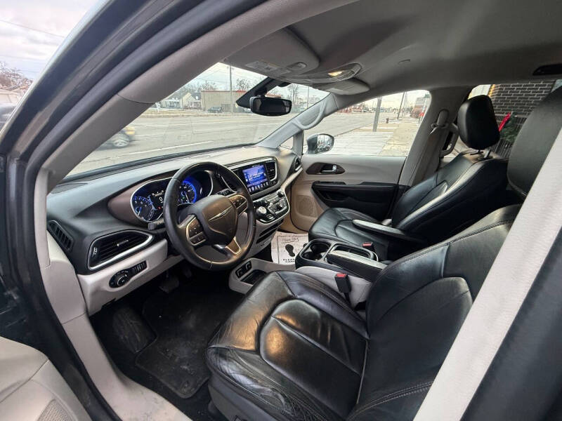 2017 Chrysler Pacifica Touring Plus