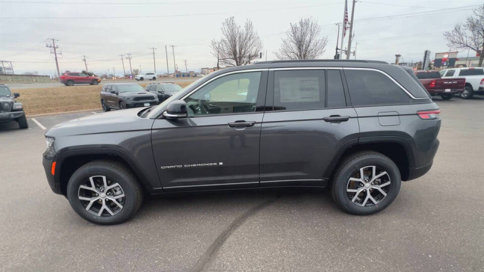 2025 Jeep Grand Cherokee for sale at Victoria Auto Sales in Victoria, MN