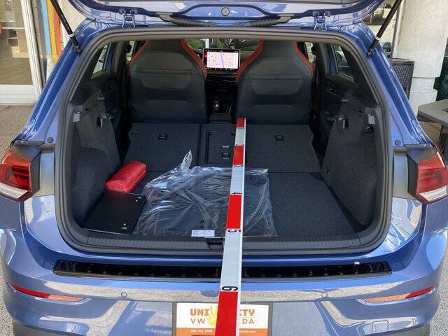 2025 Volkswagen Golf GTI SE