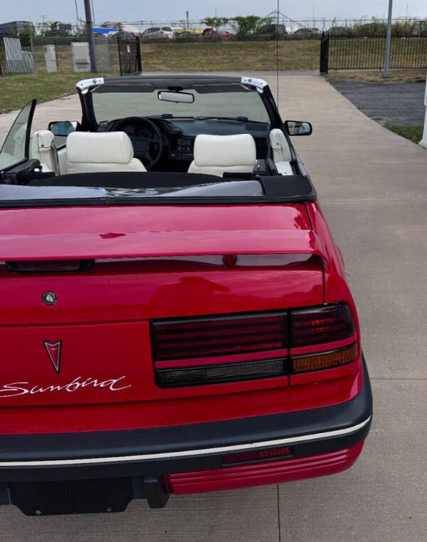 1991 Pontiac Sunbird LE