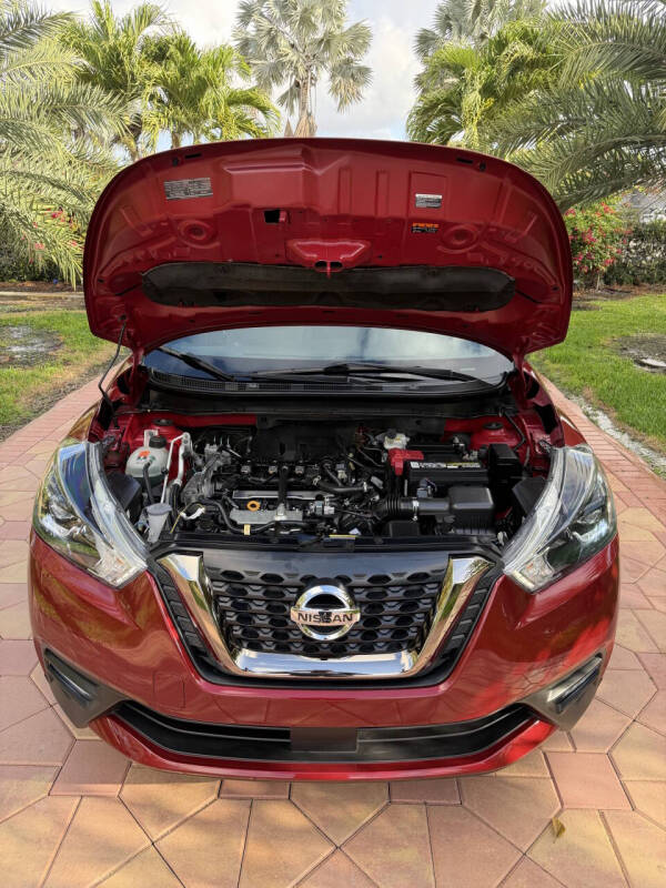 2020 Nissan Kicks SR