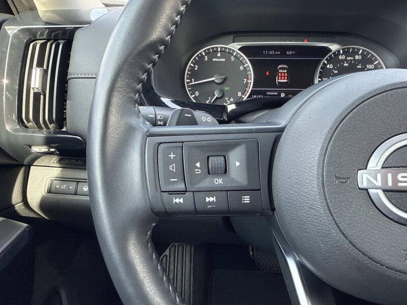 2025 Nissan Pathfinder SV