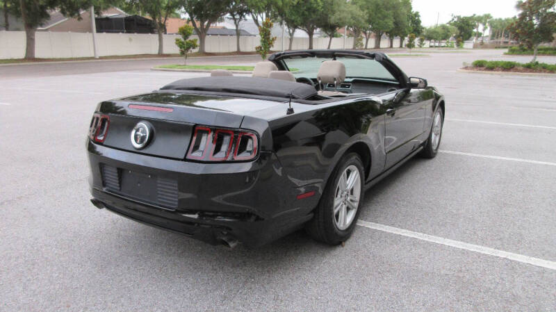 2014 Ford Mustang V6