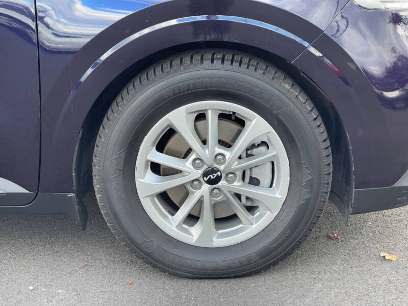 2022 Kia Carnival LX