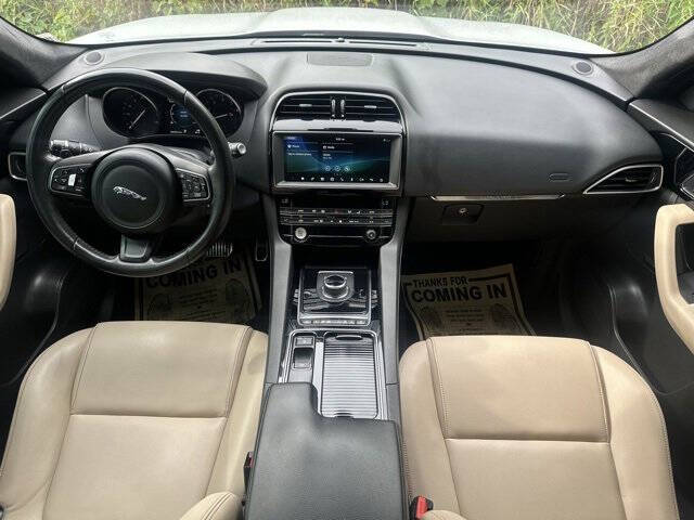 2019 Jaguar F-PACE 25t Premium