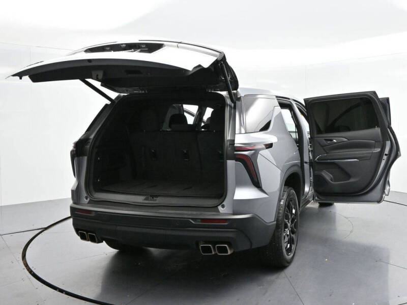 2024 Chevrolet Traverse LS