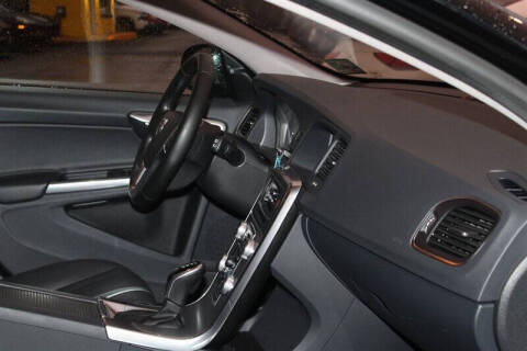 2018 Volvo V60 Cross Country T5 Premier