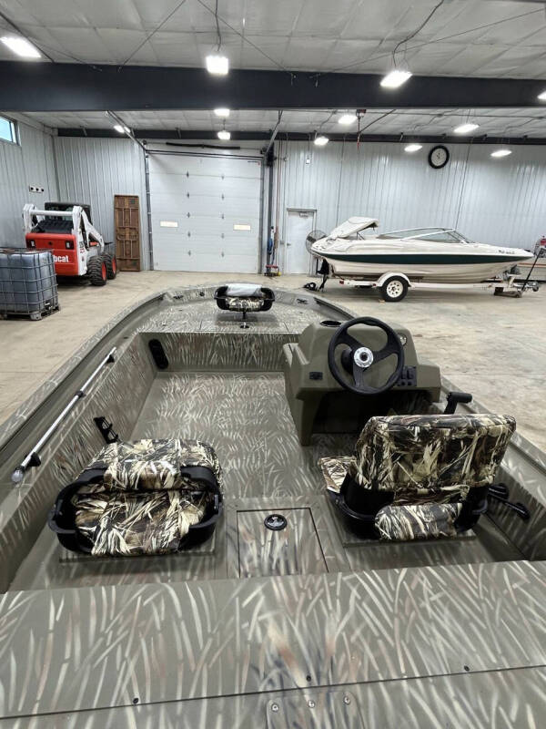 2025 Tracker GRIZZLY 1754  SC