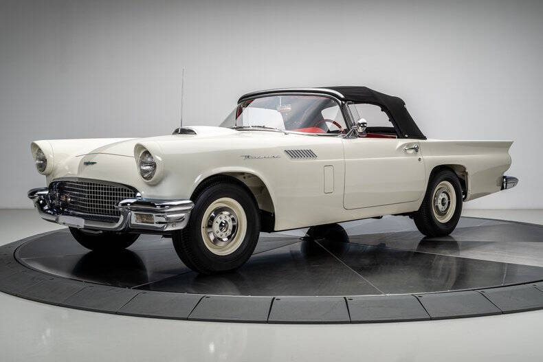 1957 Ford Thunderbird