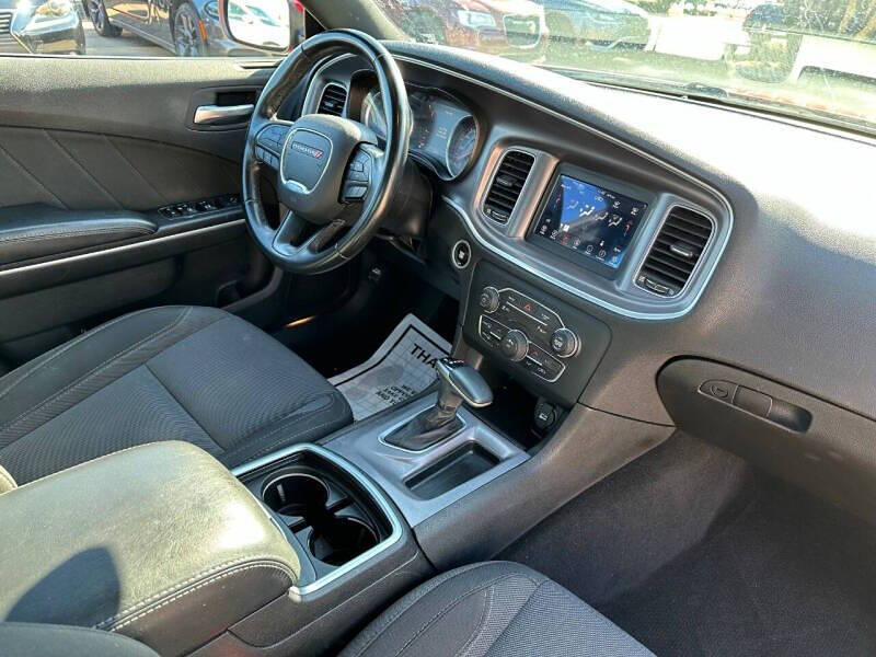 2017 Dodge Charger SE