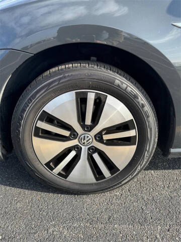 2019 Volkswagen e-Golf SE