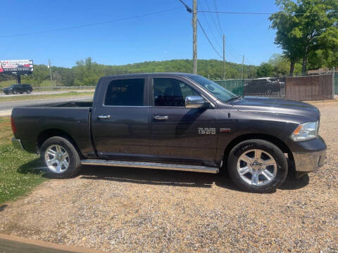 2017 RAM 1500 SLT