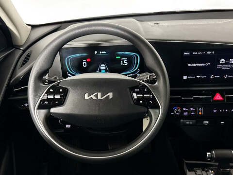 2023 Kia Niro LX