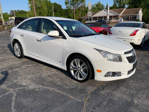 2014 Chevrolet Cruze for sale at United Luxury Motors in Stone Mountain GA