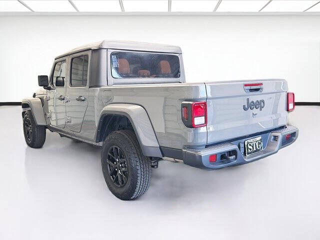 2022 Jeep Gladiator Sport