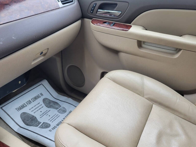 2014 Chevrolet Suburban LTZ