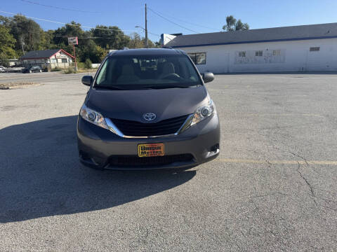 2011 Toyota Sienna LE 8-Passenger