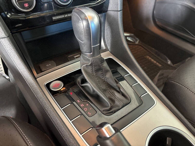 2020 Volkswagen Passat R-Line