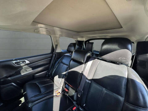 2017 Nissan Pathfinder SL