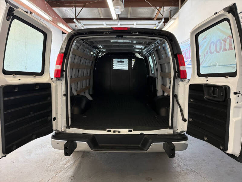 2024 Chevrolet Express 2500