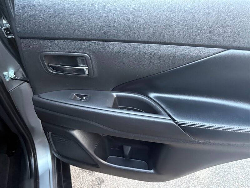 2019 Mitsubishi Outlander SE