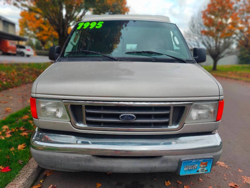 2003 Ford E-Series E-250 SD