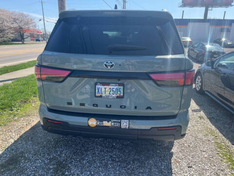 2024 Toyota Sequoia SR5