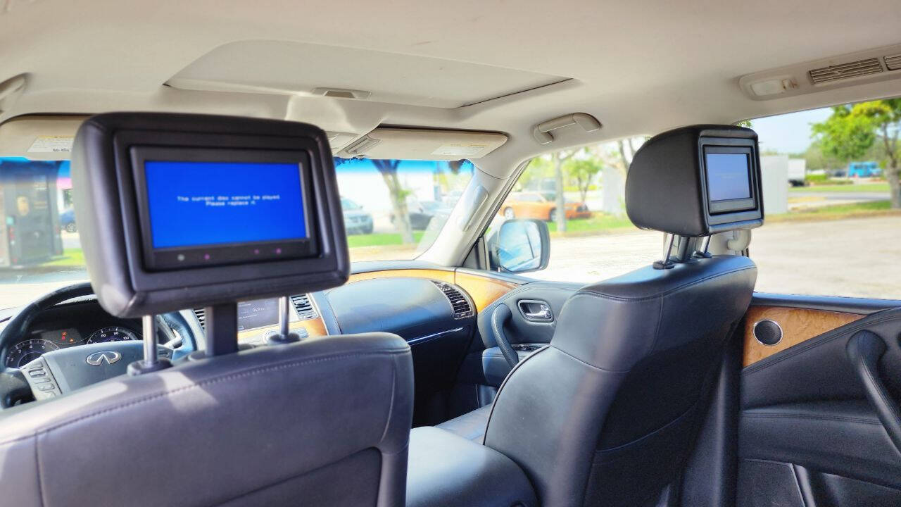 2011 INFINITI QX56 SUV / Crossover