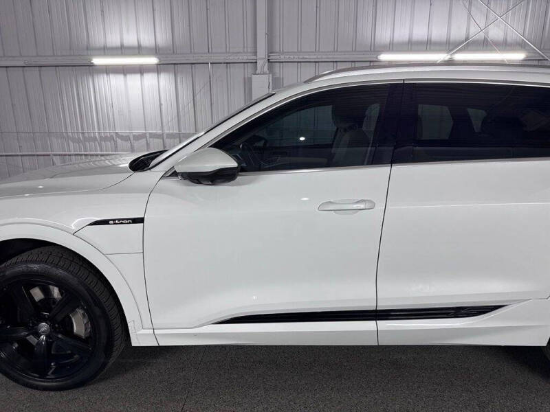 2019 Audi e-tron quattro Premium Plus