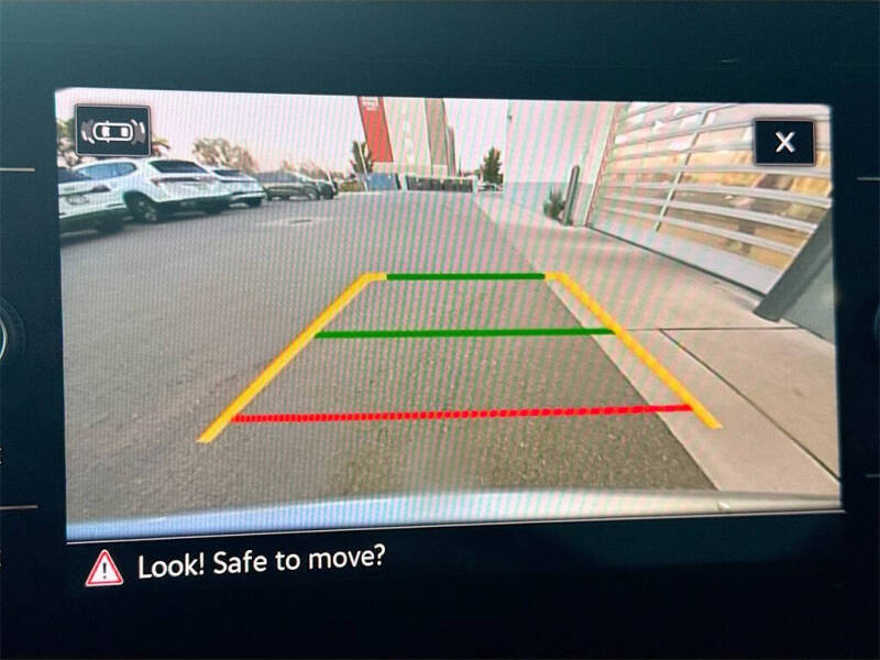 2025 Volkswagen Taos SEL 4Motion