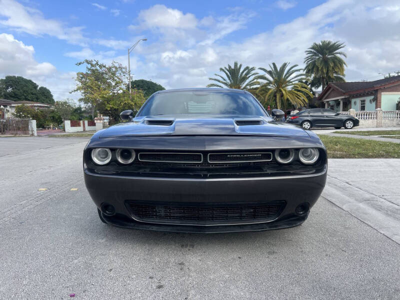 2017 Dodge Challenger SXT