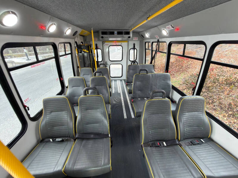 2014 Ford Shuttle bus
