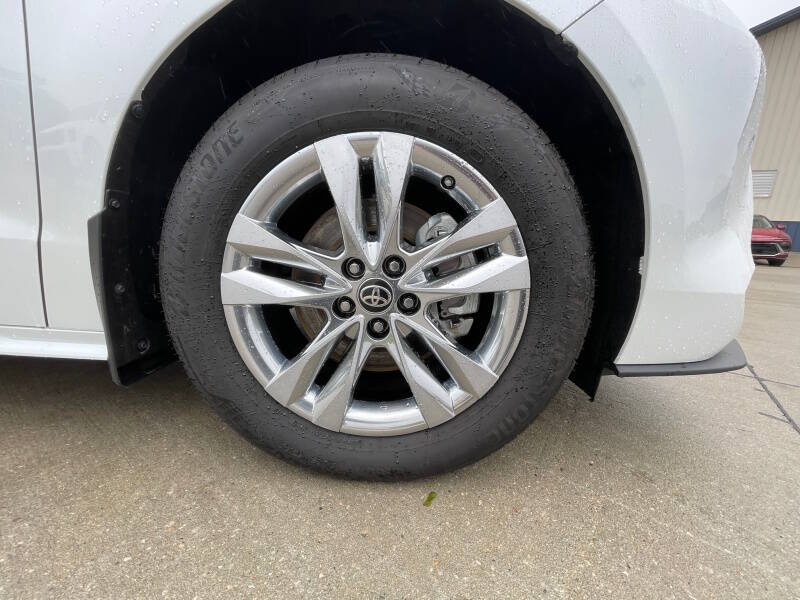 2024 Toyota Sienna XLE 7-Passenger