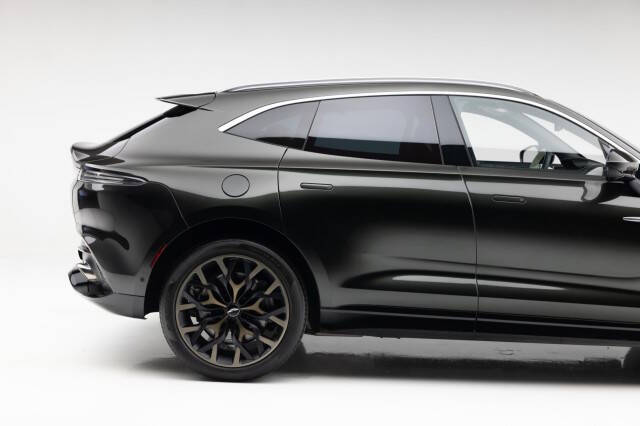2021 Aston Martin DBX