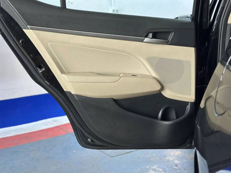 2018 Hyundai Elantra
