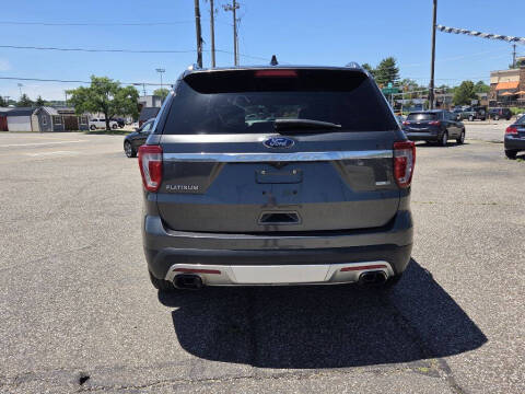 2017 Ford Explorer Platinum